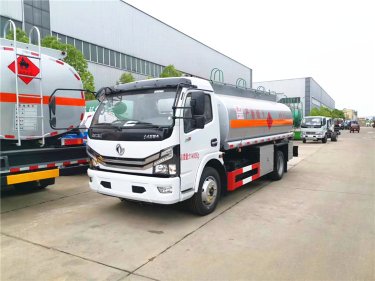 東風(fēng)多利卡國(guó)六6噸8噸加油車