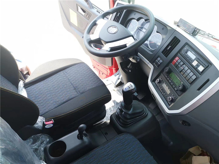 國(guó)六 解放麟VH6.8米冷藏車(chē)