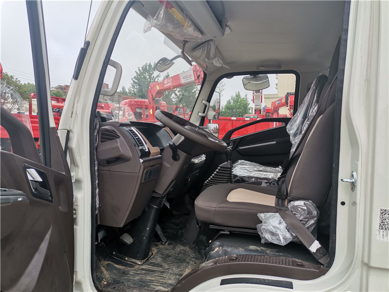 國六 江鈴凱運4.2米肉鉤冷藏車